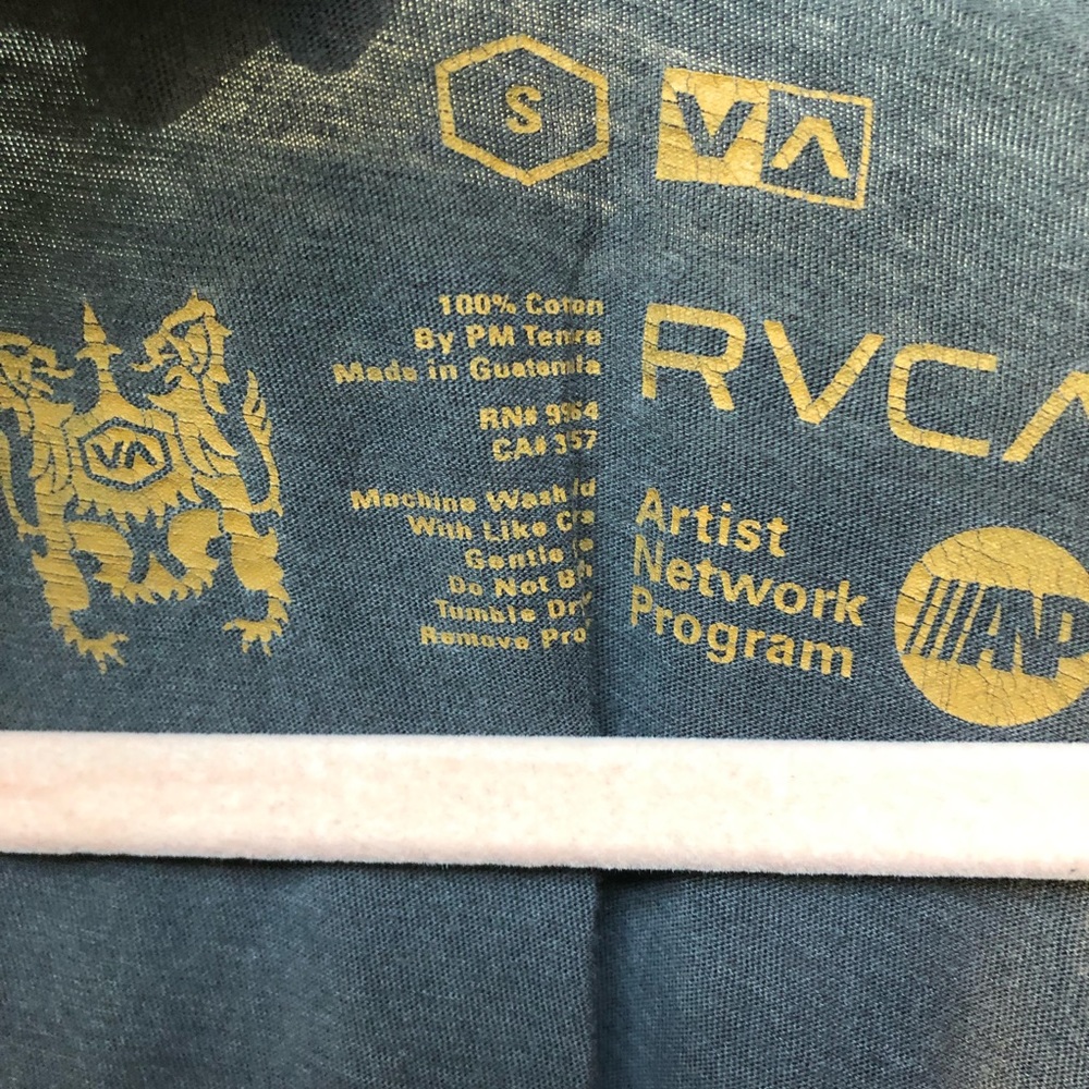 Tee - Picture 4 of 4